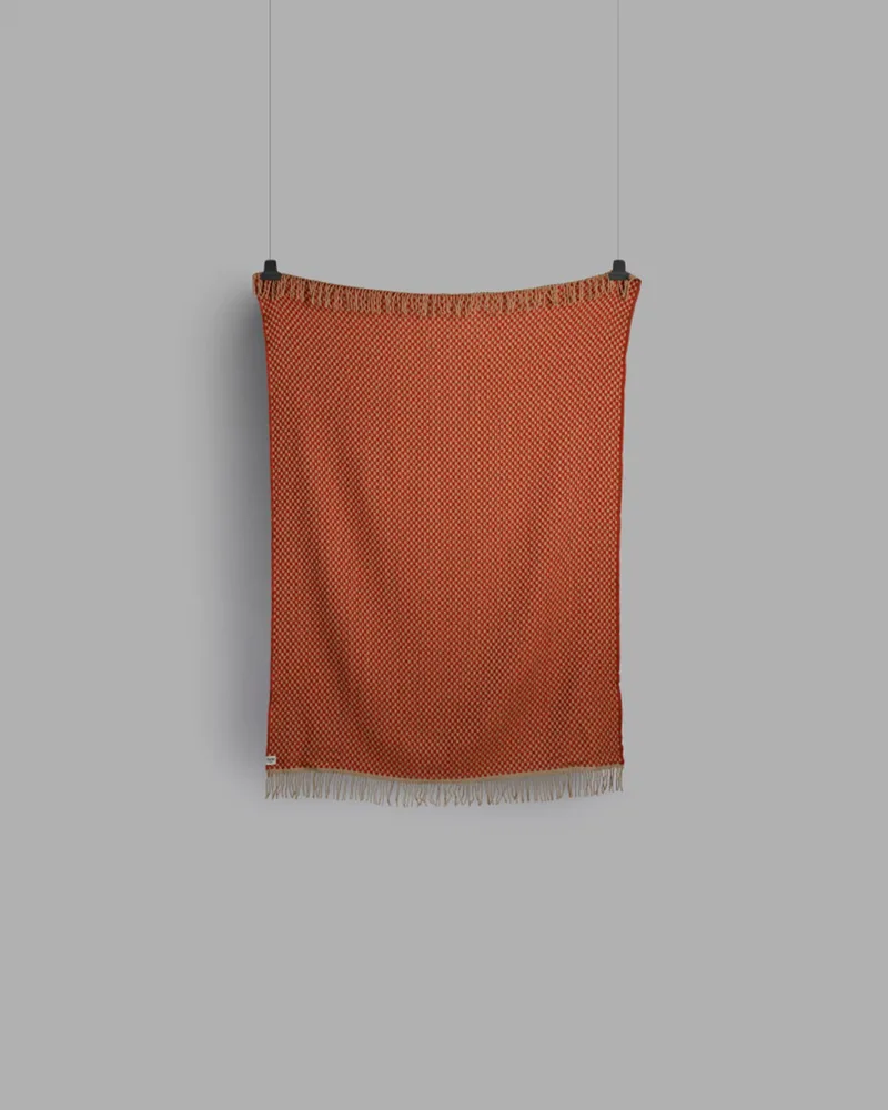 Isak van Røros Tweed in Red Sumac – productfoto 1 van 6