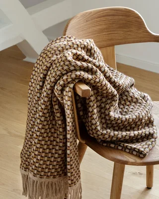 Isak van Røros Tweed in Chestnut – sfeerfoto 3 van 9