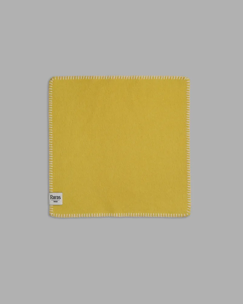 Stemor van Røros Tweed in Sunshine Yellow – productfoto 4 van 4
