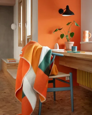 Mikkel von Røros Tweed in Orange – Ambientefoto 3 von 8