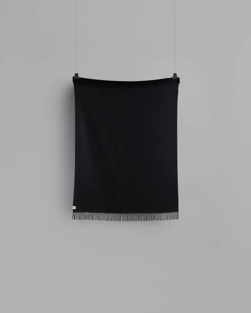 Vega de Røros Tweed en Black – photo du produit 1 sur 3