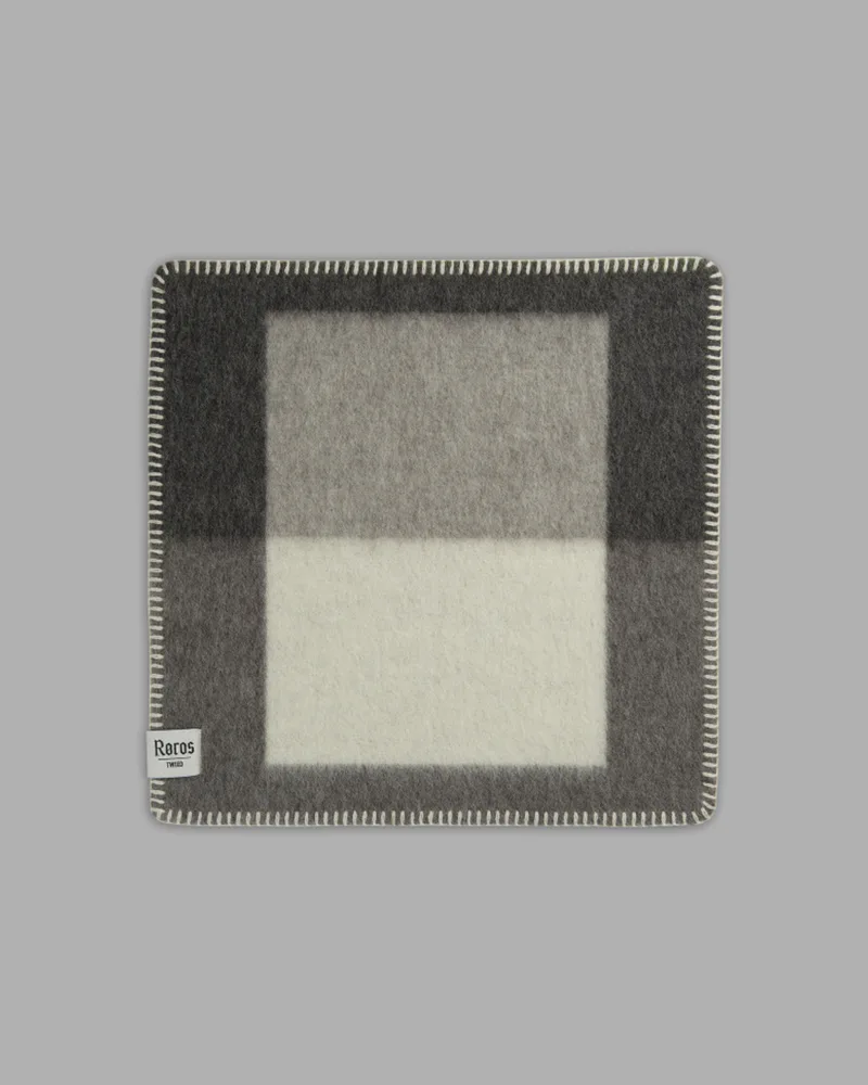 Syndin by Røros Tweed in Slate – product photo 3 of 3