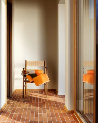 Mikkel von Røros Tweed in Orange – Ambientefoto 7 von 8