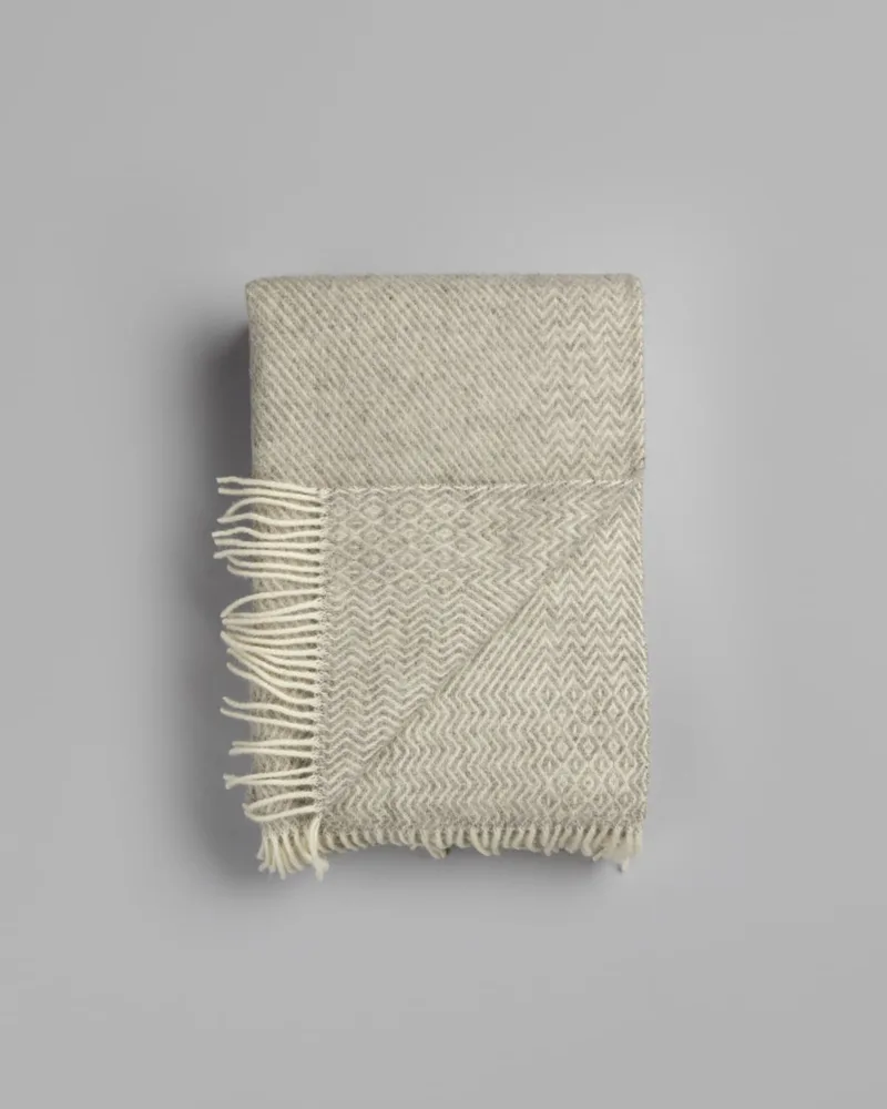 Kattefot by Røros Tweed in Light grey – product photo 4 of 4