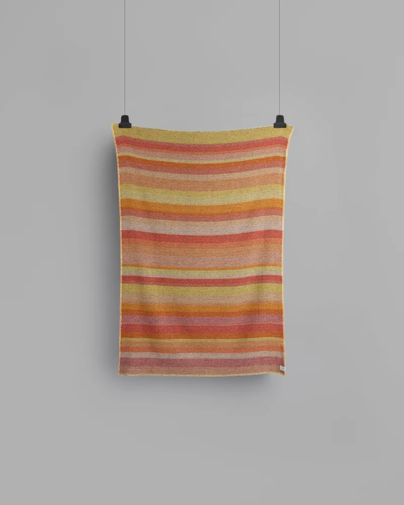 Fri by Røros Tweed in Summer Red – product photo 2 of 9
