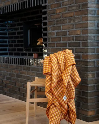 Mimi von Røros Tweed in Apricot – Ambientefoto 3 von 8