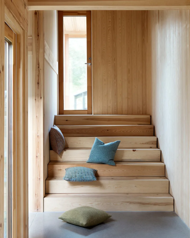 Una de Røros Tweed en Ochre – photo d’ambiance 4 sur 5