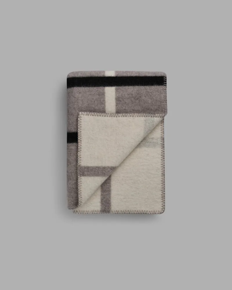 Knut by Røros Tweed in Dove Grey – product photo 7 of 7