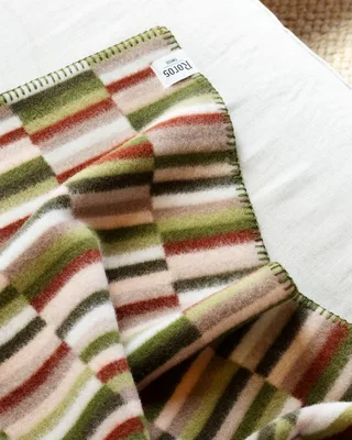 Ida de Røros Tweed en Olive Burgundy – photo d’ambiance 7 sur 8