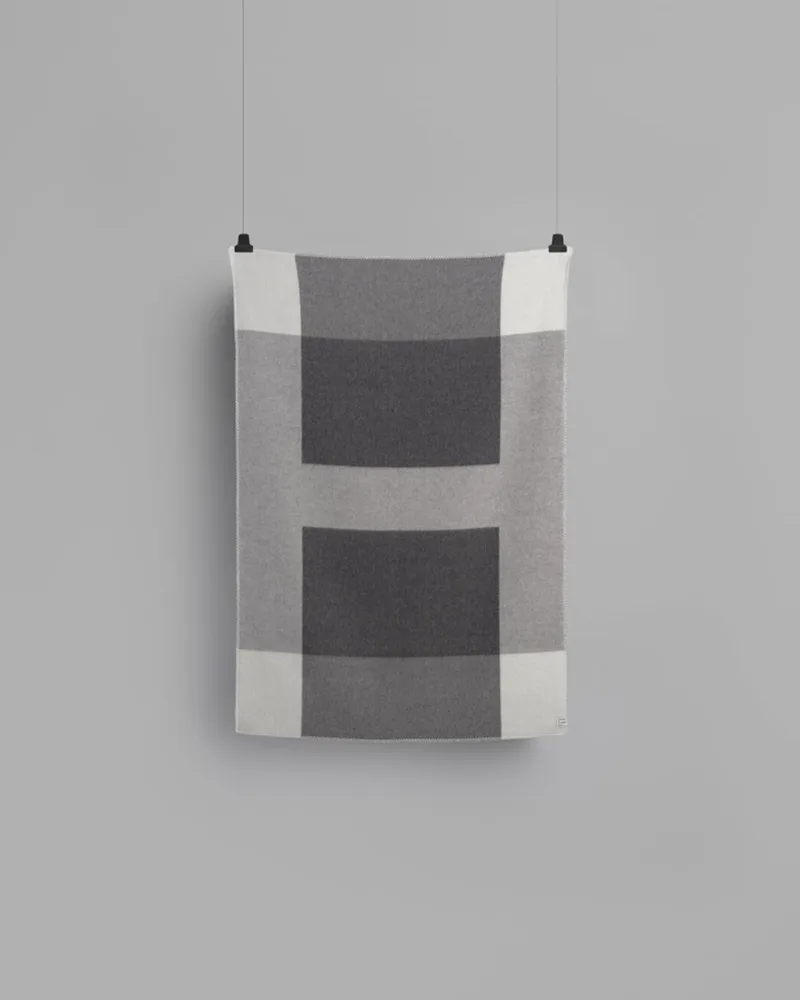 Syndin by Røros Tweed in Slate – product photo 2 of 4