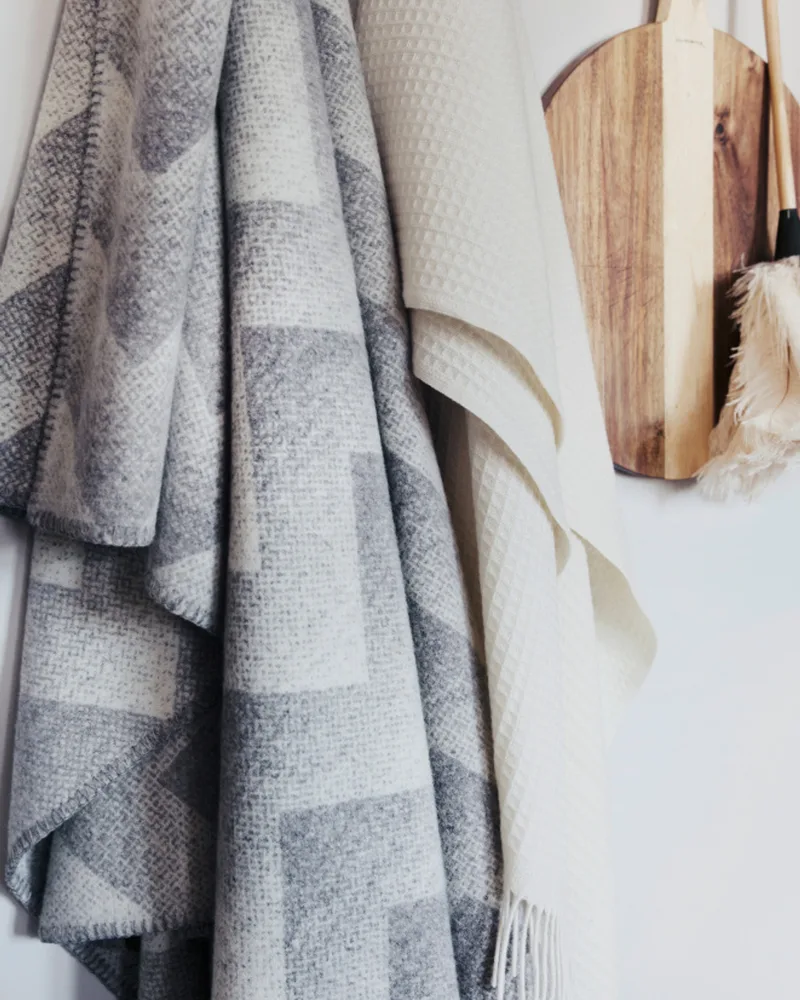 Lynild de Røros Tweed en Grey/white – photo d’ambiance 4 sur 5