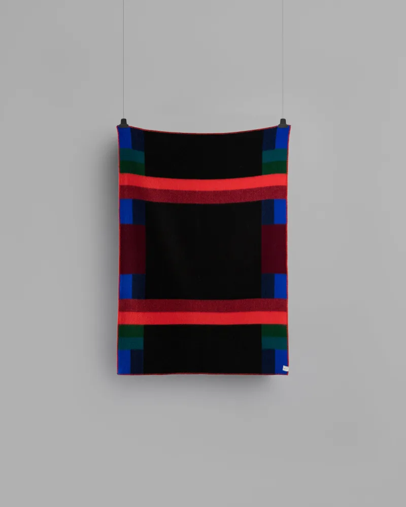 Mikkel von Røros Tweed in Dark – Produktfoto 2 von 4