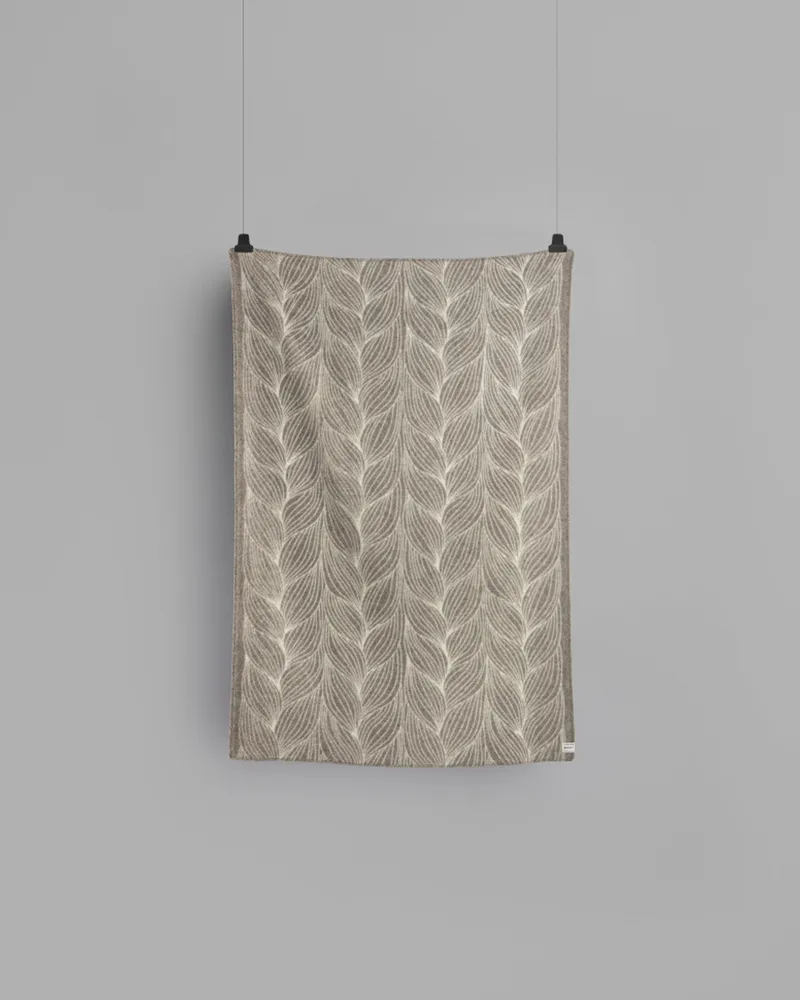 Naturpledd by Røros Tweed in Flette – product photo 2 of 8