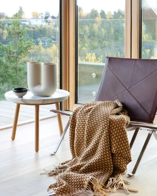 Isak van Røros Tweed in Chestnut – sfeerfoto 7 van 9