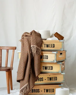 Isak van Røros Tweed in Chestnut – sfeerfoto 6 van 9