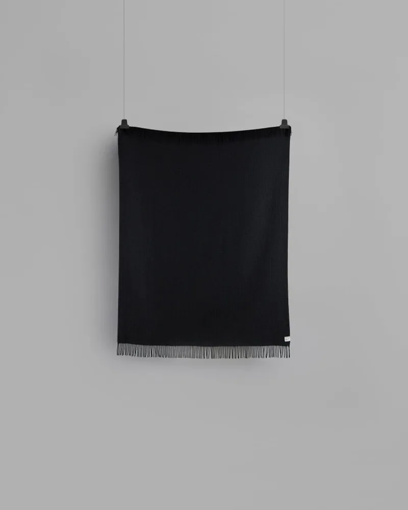 Vega de Røros Tweed en Black – photo du produit 2 sur 3