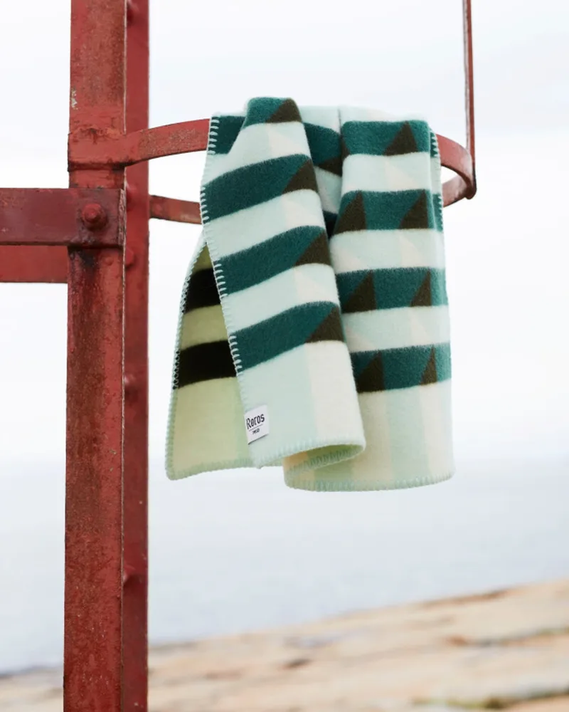 Kvam by Røros Tweed in Green – interior photo 4 of 5