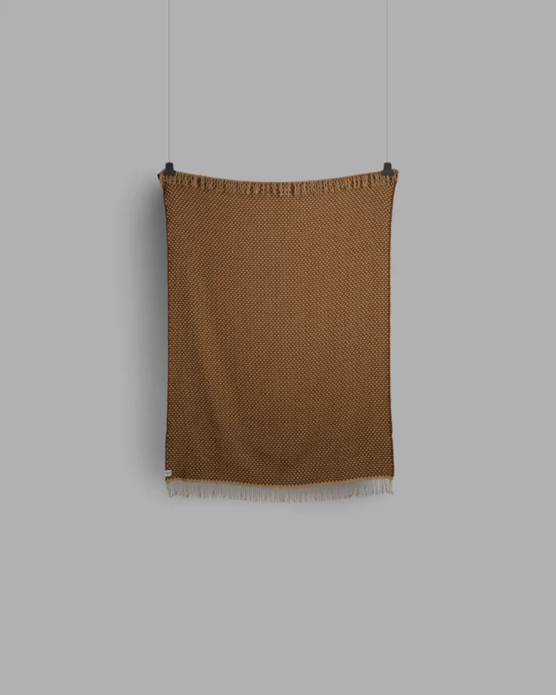 Isak van Røros Tweed in Chestnut – productfoto 1 van 9