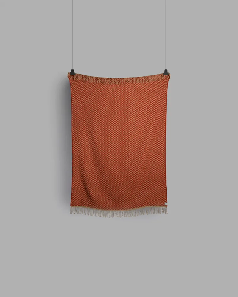 Isak van Røros Tweed in Red Sumac – productfoto 2 van 6