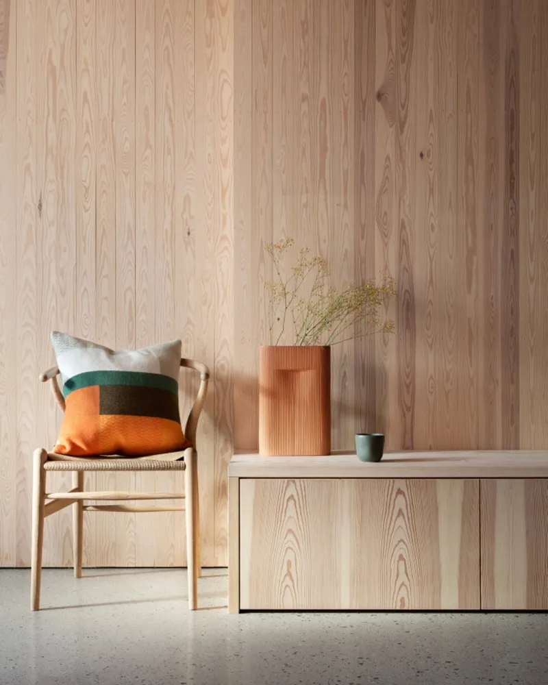 Mikkel van Røros Tweed in Orange – sfeerfoto 3 van 4