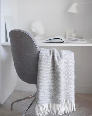 Kattefot by Røros Tweed in Light grey – interior photo 3 of 4