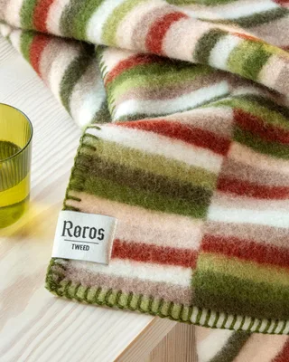 Ida de Røros Tweed en Olive Burgundy – photo d’ambiance 3 sur 8