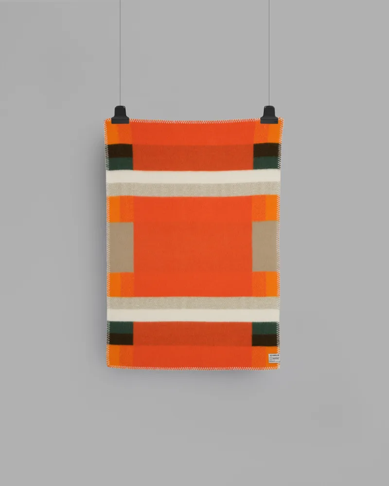 Mikkel van Røros Tweed in Orange – productfoto 2 van 3