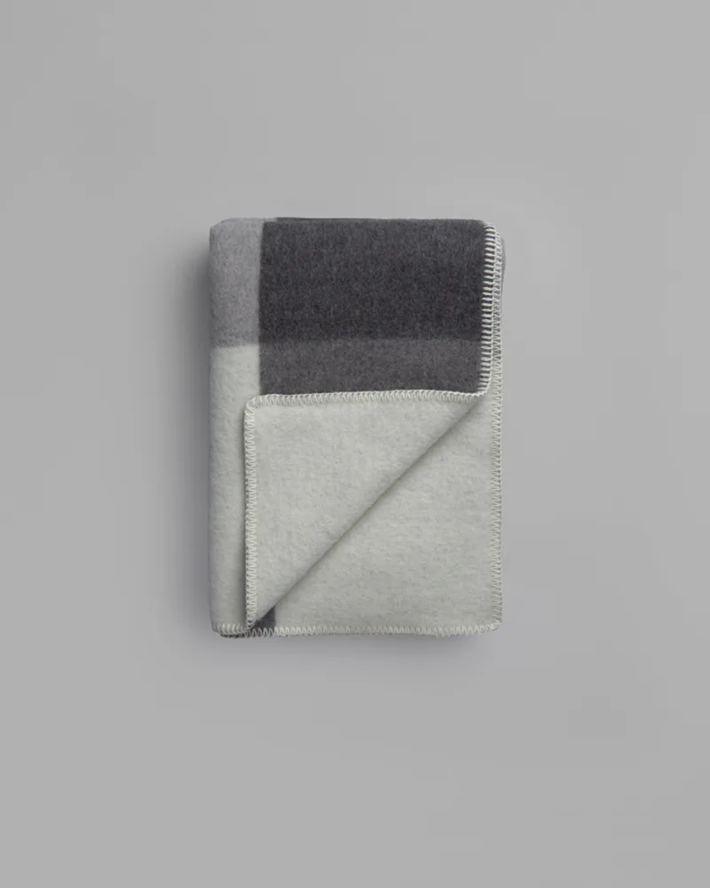 Syndin by Røros Tweed in Slate – product photo 4 of 4