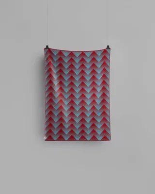 Lynild by Røros Tweed in Red/blue – product photo 1 of 4