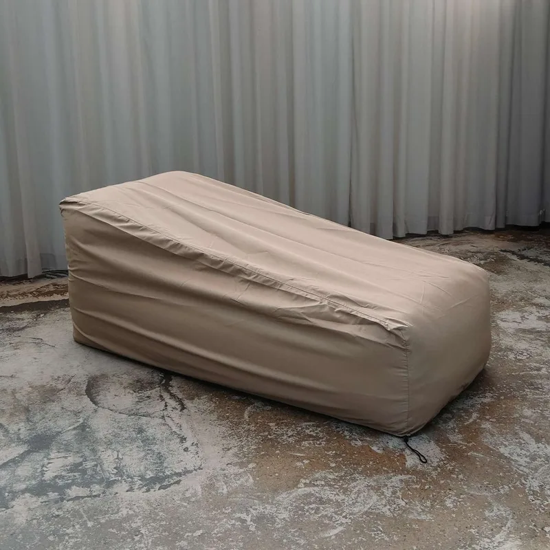 Soft Sofa Outdoor Winter Cover Sand - Lounger von SACKit – Ambientefoto