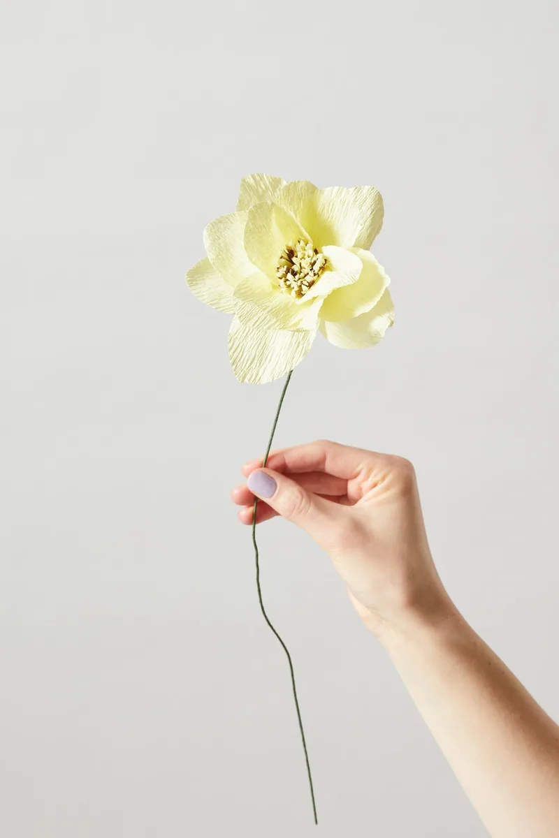 PAPER FLOWER, DAHLIA, YELLOW van Studio About – productfoto