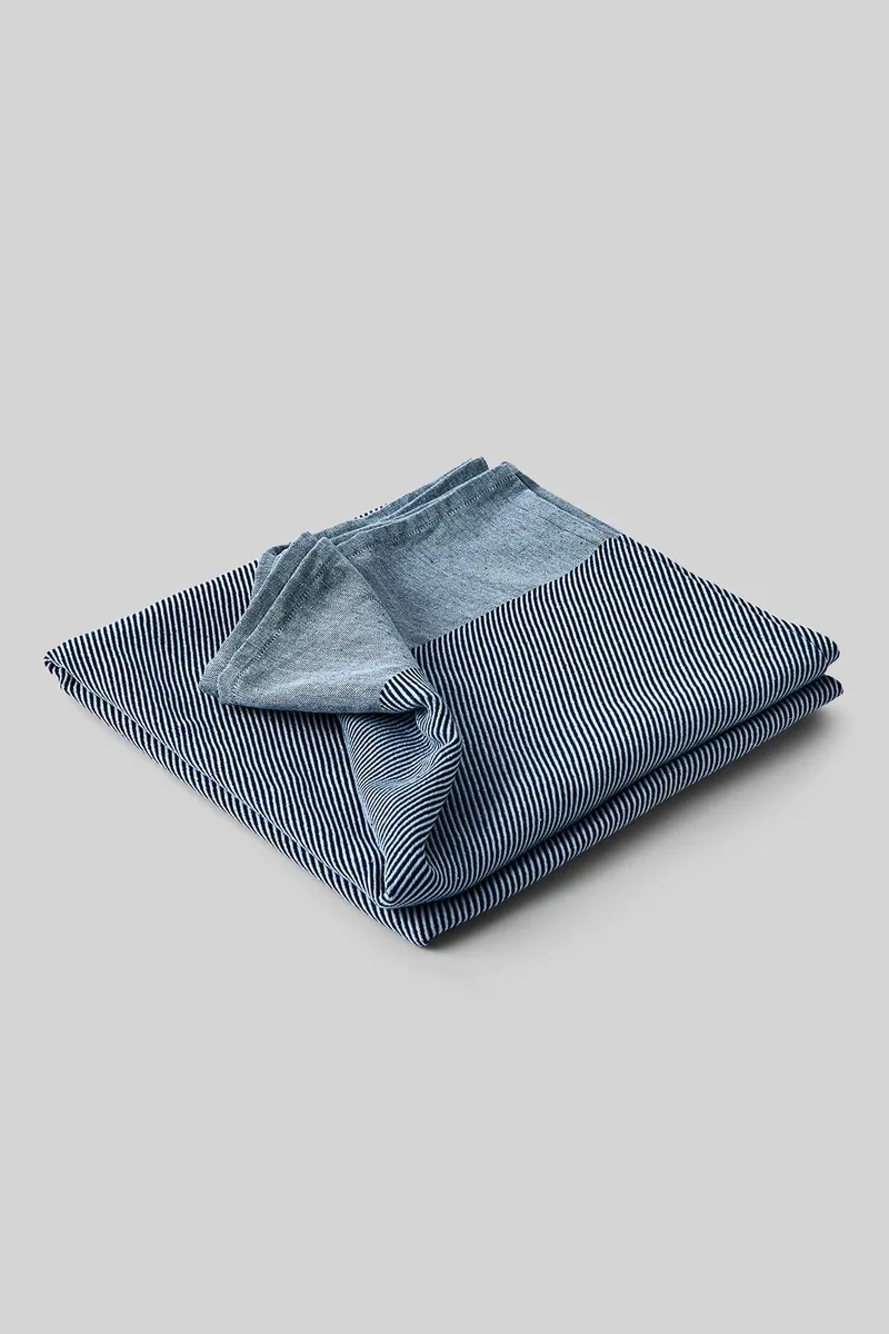 THROW, DARK BLUE/LIGHT BLUE van Studio About – productfoto