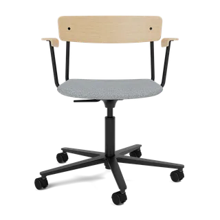 Cross Task Chair de TAKT en Black tube, Oak Matt lacquer, Hallingdal 130 Grey, With armrest – photo du produit 2 sur 2