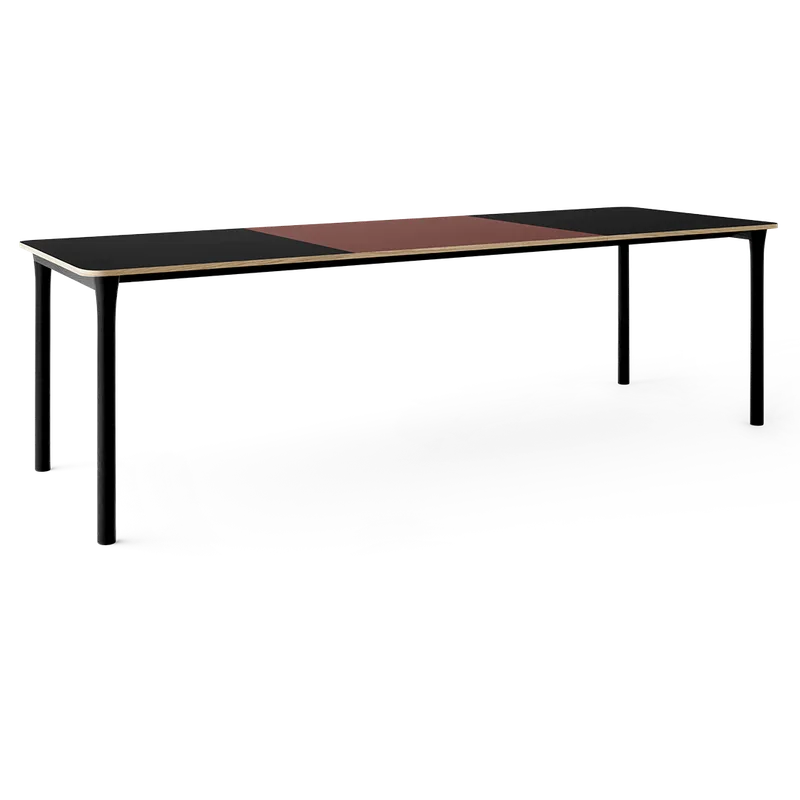 Arc Dining Table de TAKT en Black oak and black oak, 0720 Black nano laminate, Ext-92 0751 Deep red nano laminate – photo du produit 2 sur 2
