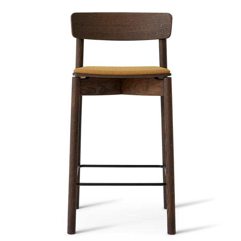 Cross Bar Chair de TAKT en 65 cm, Smoked oak, Remix 422 Golden ochre – photo du produit 2 sur 2