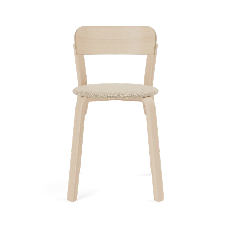 Turn Chair van TAKT in Beech Matt lacquer, Hallingdal 0220 White/camel – productfoto 2 van 2