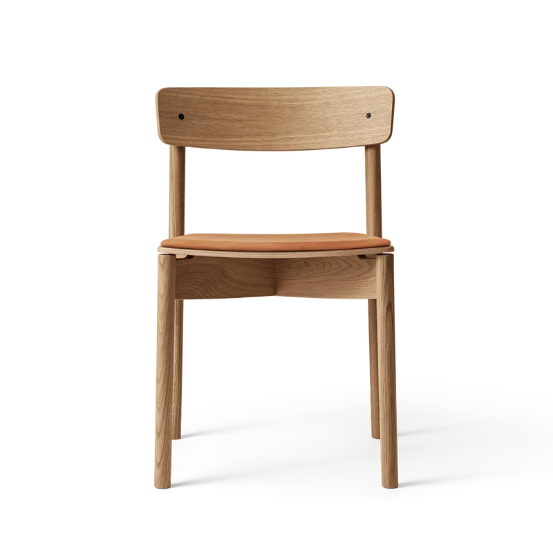 Cross Chair de TAKT en Oak Matt lacquer, Spoor Zea Cognac Leather – photo du produit 2 sur 2