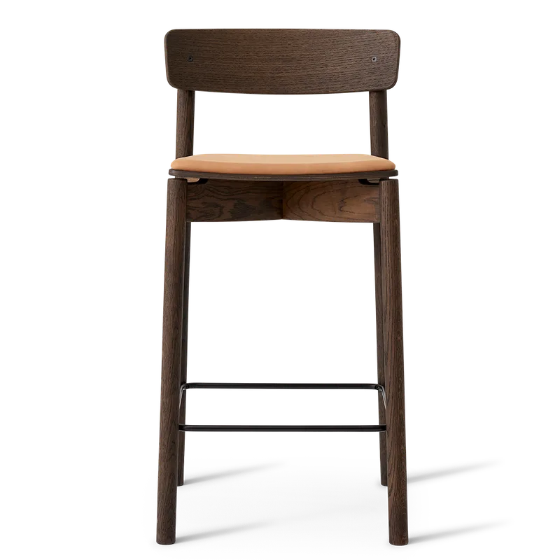 Cross Bar Chair de TAKT en 65 cm, Smoked oak, Dunes cognac leather – photo du produit 2 sur 2