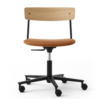 Cross Task Chair de TAKT en Black tube, Oak Matt lacquer, Spoor Zea Cognac Leather, Aucun – photo du produit 2 sur 2