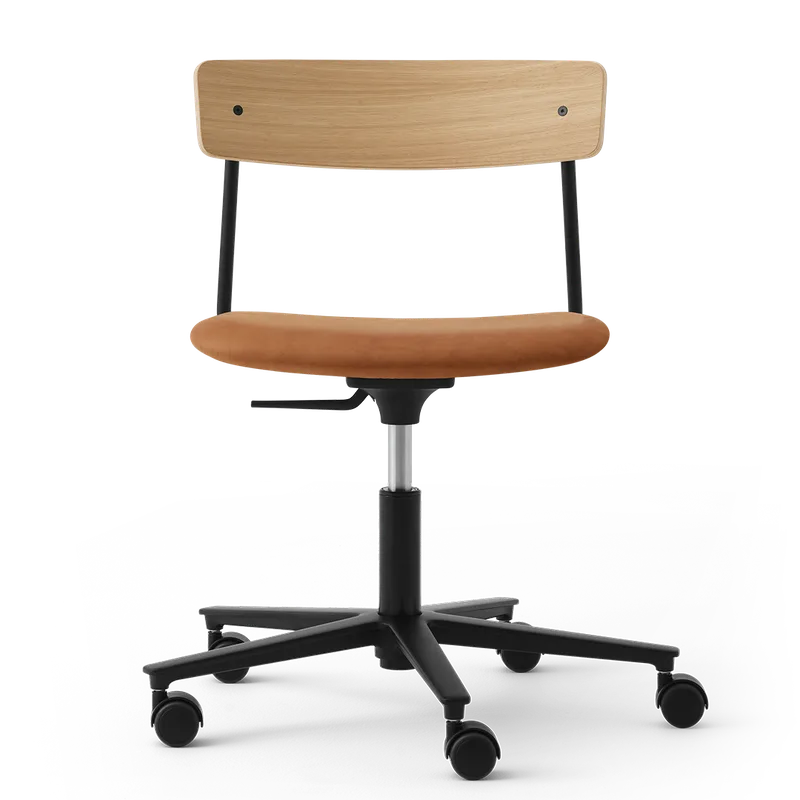 Cross Task Chair de TAKT en Black tube, Oak Matt lacquer, Spoor Zea Cognac Leather, Aucun – photo du produit 2 sur 2