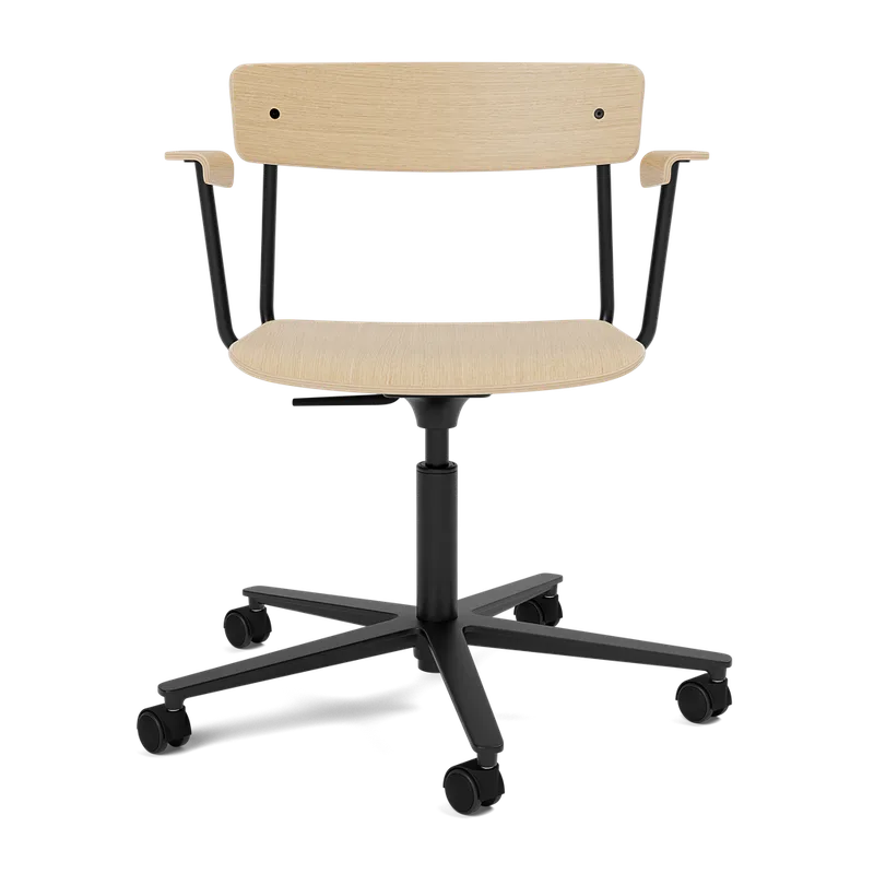 Cross Task Chair de TAKT en Black tube, Oak Matt lacquer, Aucun, With armrest – photo du produit 2 sur 2