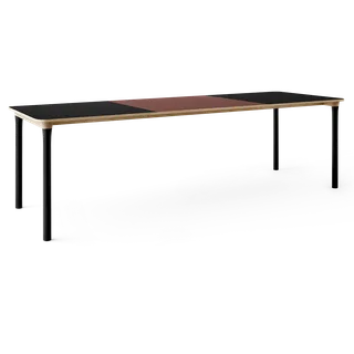 Arc Dining Table von TAKT in Natural oak and black beech, 0720 Black nano laminate, Ext-92 0751 Deep red nano laminate – Produktfoto 2 von 2