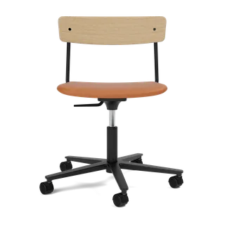 Cross Task Chair de TAKT en Black tube, Oak Matt lacquer, LEAP® cognac, Aucun – photo du produit 2 sur 2