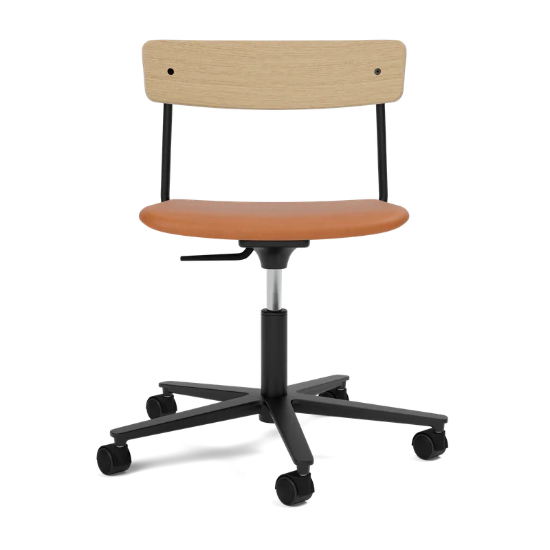 Cross Task Chair de TAKT en Black tube, Oak Matt lacquer, LEAP® cognac, Aucun – photo du produit 2 sur 2