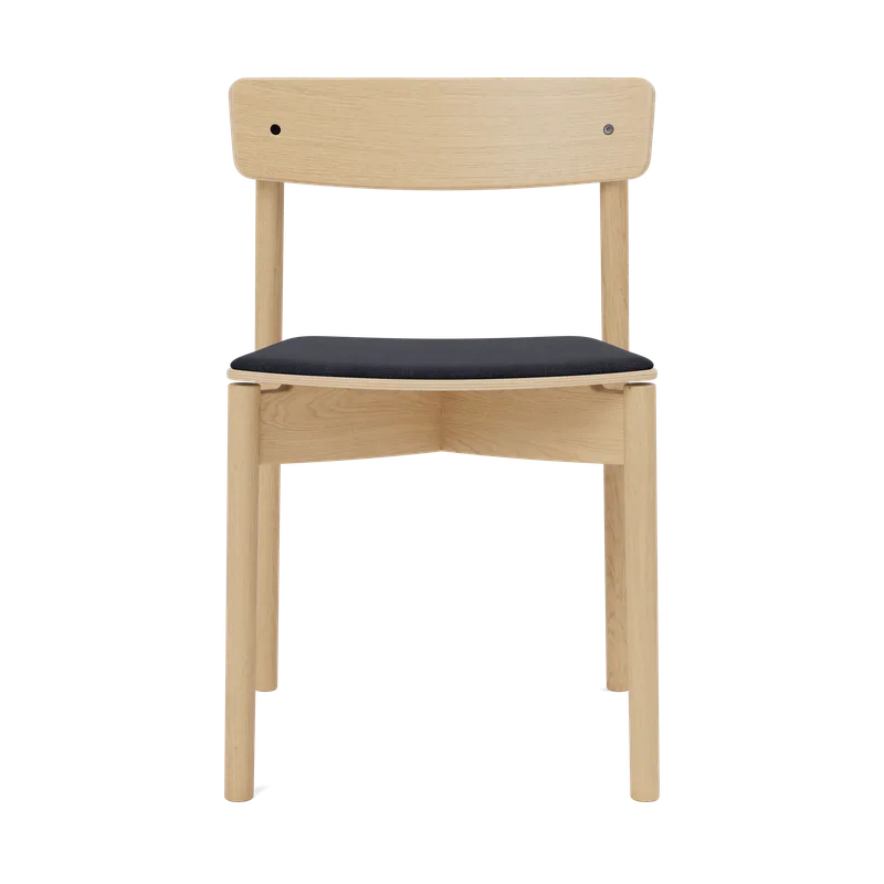 Cross Chair van TAKT in Oak Matt lacquer, Re-wool 797 Dark blue – productfoto 2 van 2