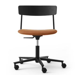 Cross Task Chair de TAKT en Black tube, Oak Black lacquer, Spoor Zea Cognac Leather, Aucun – photo du produit 2 sur 2