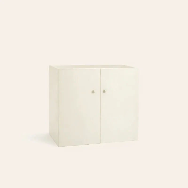 Skåp högt - Off-white van TÔNN furniture – productfoto