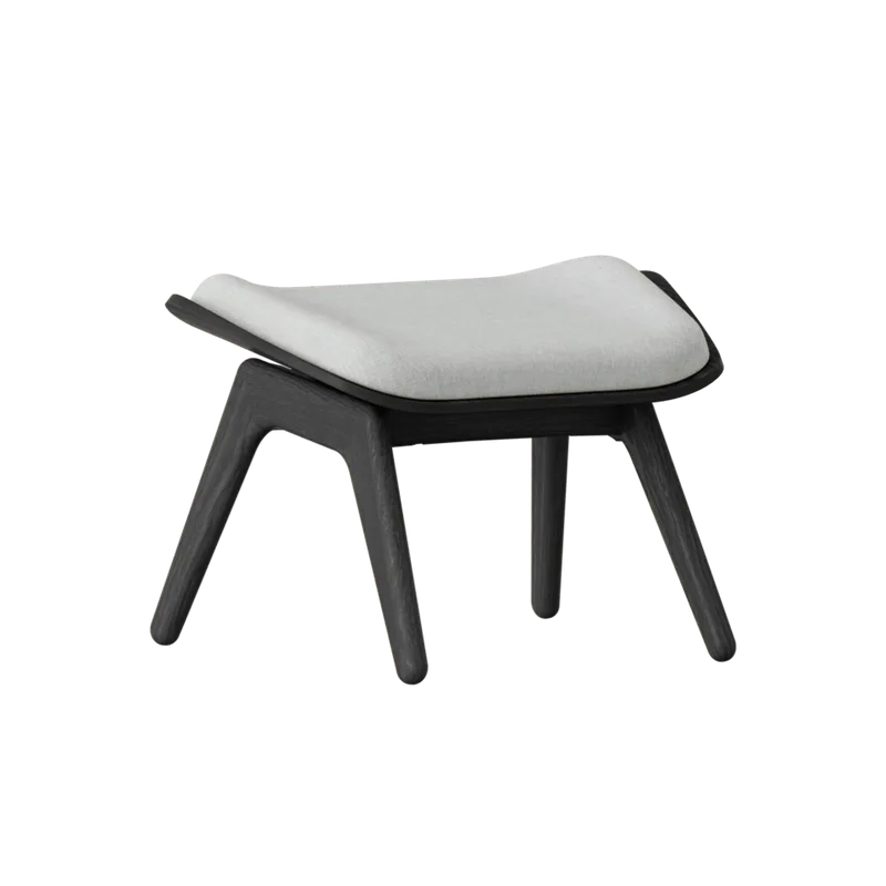 The Reader | ottoman van UMAGE in Black Oak, Sterling – productfoto