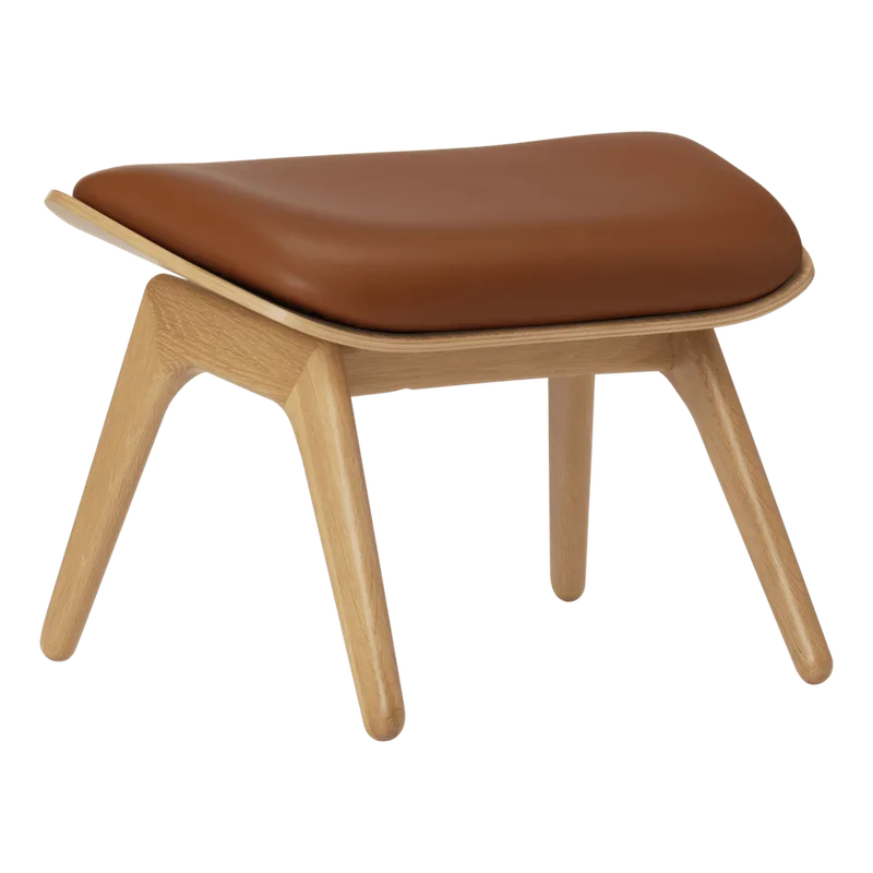The Reader | ottoman van UMAGE in Oak, Cognac – productfoto