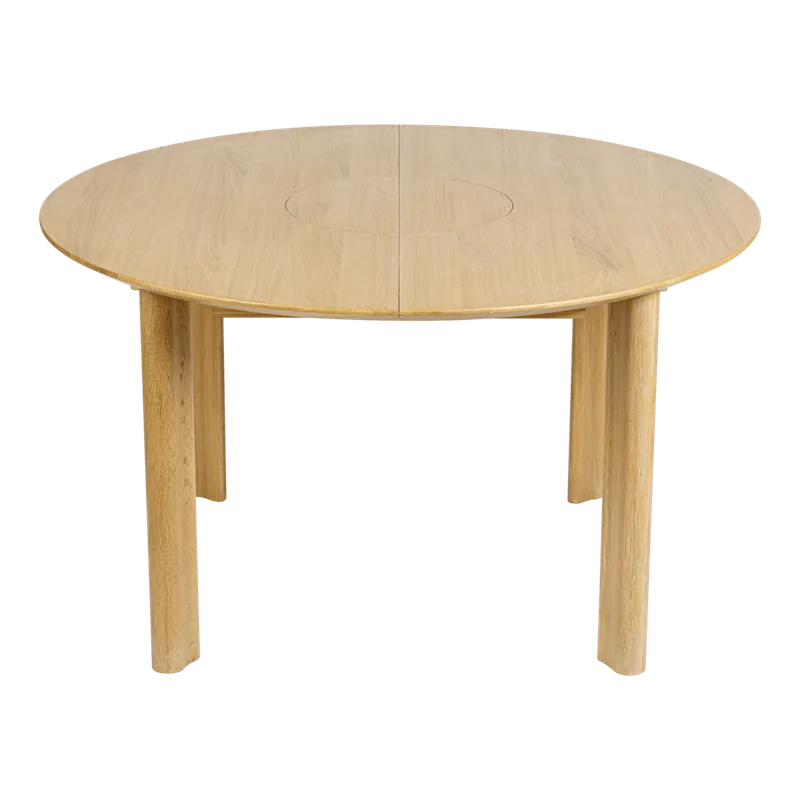 Comfort Circle | spisebord med udtræk by UMAGE in Oak, Smooth – product photo